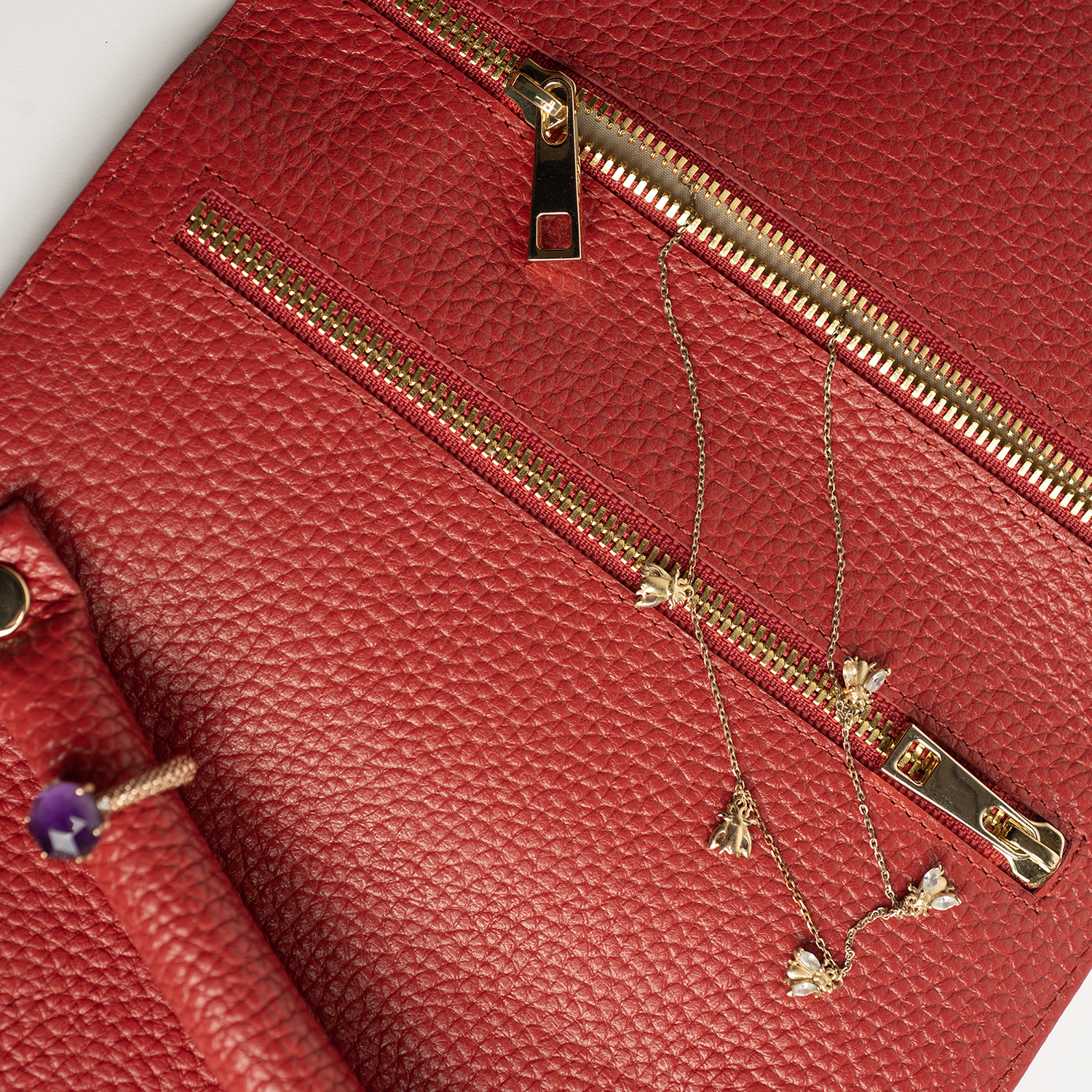 Astuccio porta gioie/gioielli in pelle martellata colore rosso Aut Aut Studio – vista interna