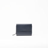 Portafoglio in pelle saffiano colore blu navy artigianale donna protezione RFID Aut Aut Studio – vista frontale