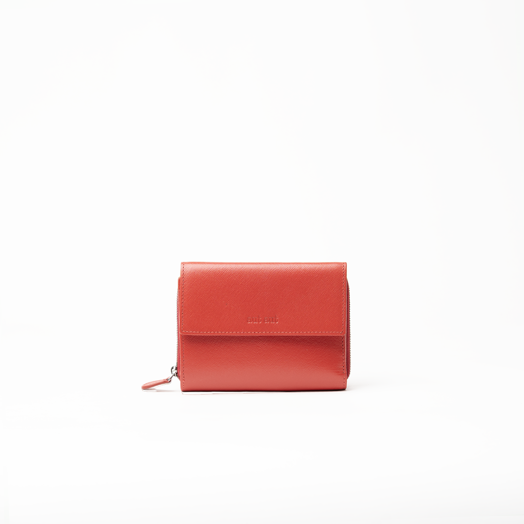 Portafoglio in pelle saffiano colore rosso artigianale donna protezione RFID Aut Aut Studio – vista frontale