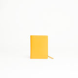 Tasconcino porta carte in pelle liscia colore giallo senape Aut Aut Studio – vista frontale