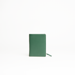 Tasconcino porta carte in pelle liscia colore verde bosco Aut Aut Studio – vista frontale