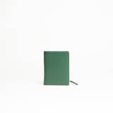 Tasconcino porta carte in pelle liscia colore verde bosco Aut Aut Studio – vista frontale