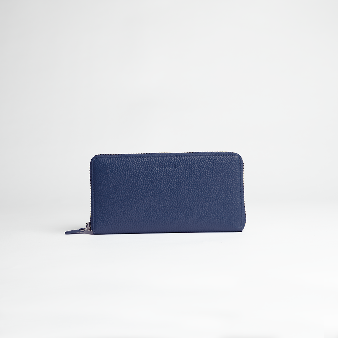 Portafoglio maxi zip around in pelle martellata colore blu Navy artigianale Aut Aut Studio – vista frontale