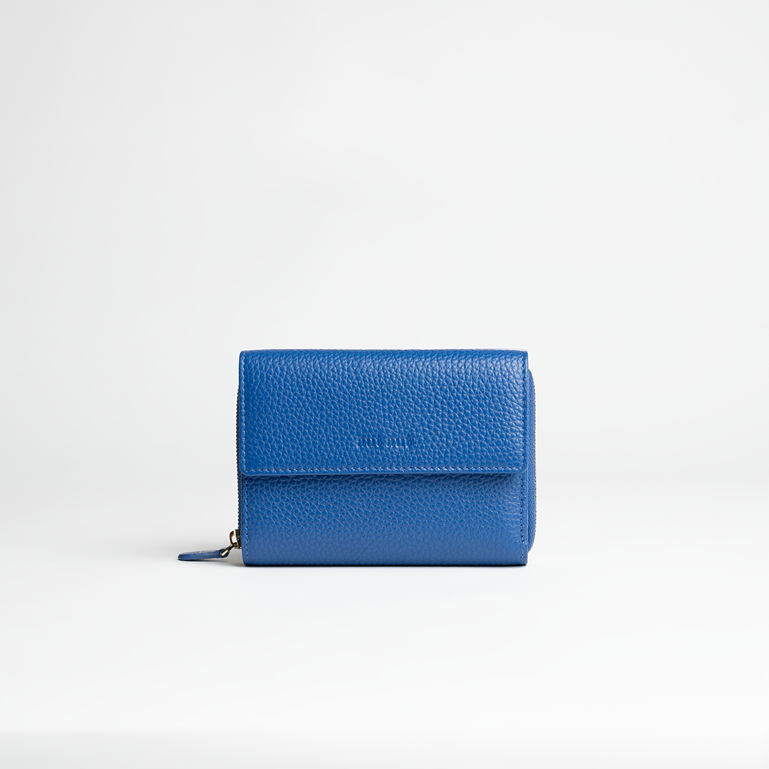 Portafoglio midi in pelle martellata colore blu elettrico artigianale Aut Aut Studio – vista frontale