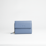 Portafoglio midi in pelle martellata colore azzurro glicine artigianale Aut Aut Studio – vista frontale