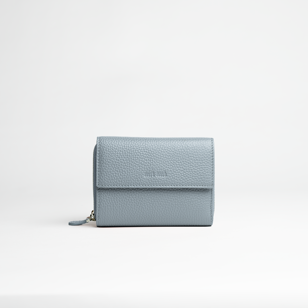 Portafoglio midi in pelle martellata colore grigio artigianale Aut Aut Studio – vista frontale
