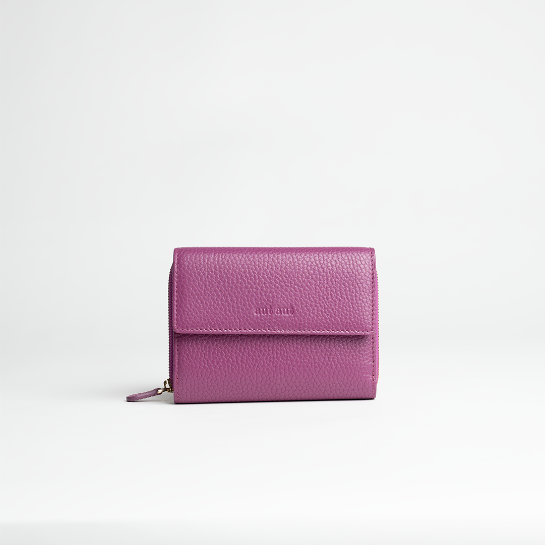 Portafoglio midi in pelle martellata colore orchidea artigianale Aut Aut Studio – vista frontale