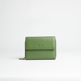 Portafoglio midi in pelle martellata colore verde salvia artigianale Aut Aut Studio – vista frontale