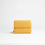 Portafoglio midi in pelle martellata colore giallo senape artigianale Aut Aut Studio – vista frontale