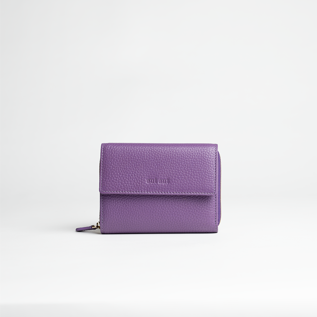Portafoglio midi in pelle martellata colore viola artigianale Aut Aut Studio – vista frontale
