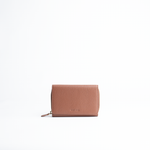 Portafoglio midi in pelle martellata colore camel artigianale Aut Aut Studio – vista frontale