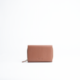 Portafoglio midi in pelle martellata colore camel artigianale Aut Aut Studio – vista frontale