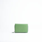 Portafoglio midi in pelle martellata colore verde salvia artigianale Aut Aut Studio – vista frontale