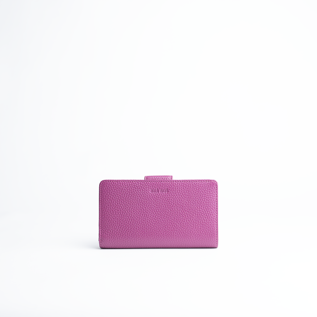 Portafoglio midi in pelle martellata colore rosa orchidea artigianale Aut Aut Studio – vista frontale