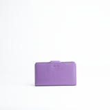 Portafoglio midi in pelle martellata colore viola artigianale Aut Aut Studio – vista frontale