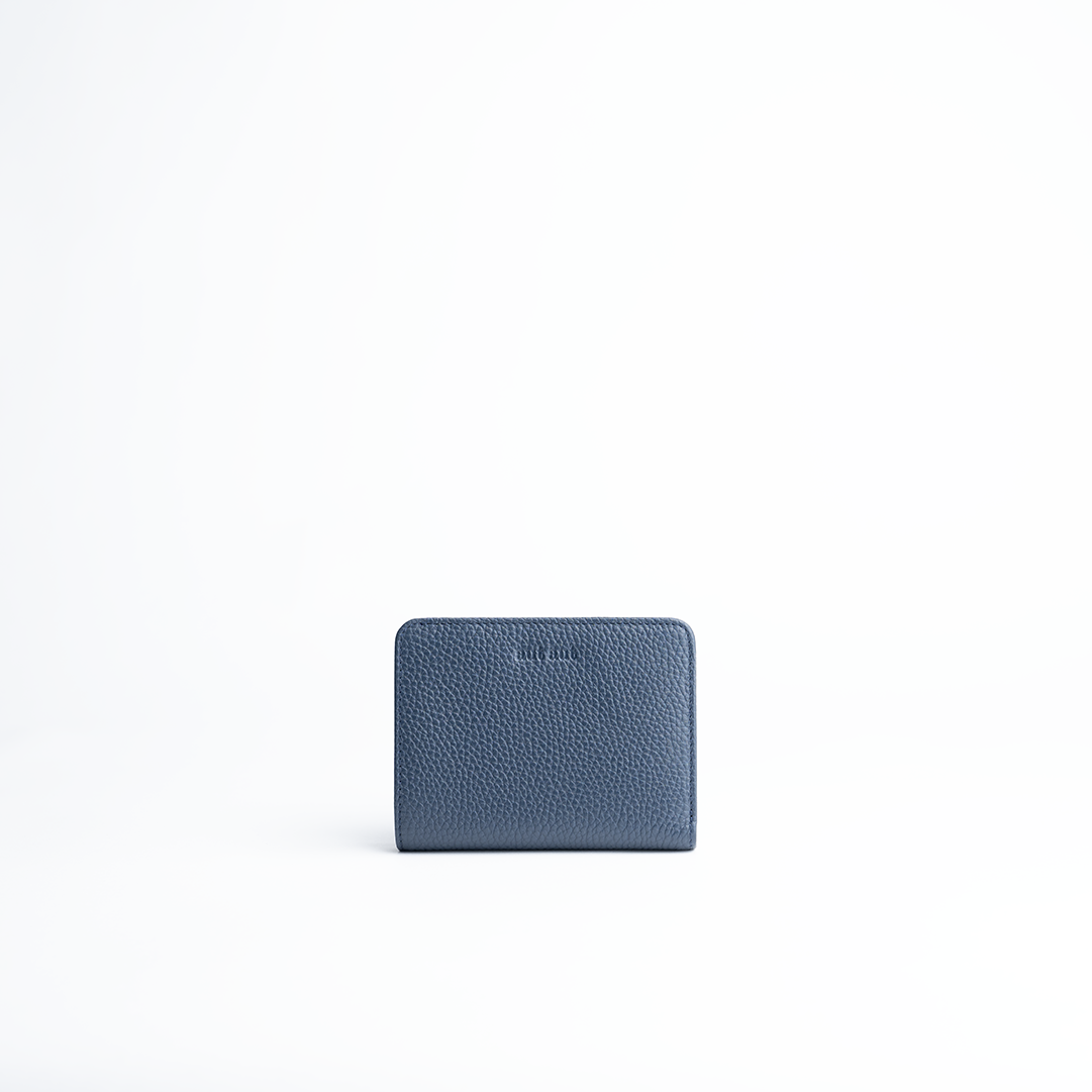 Portafoglio mini in pelle martellata colore blu navy artigianale Aut Aut Studio – vista frontale