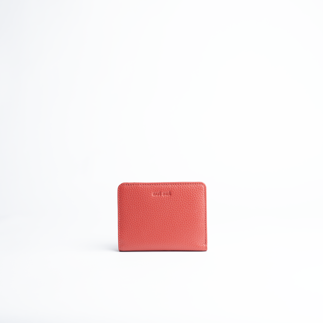 Portafoglio mini in pelle martellata colore rosso artigianale Aut Aut Studio – vista frontale