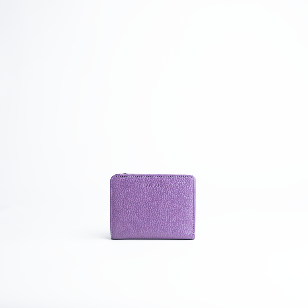 Portafoglio mini in pelle martellata colore viola artigianale Aut Aut Studio – vista frontale