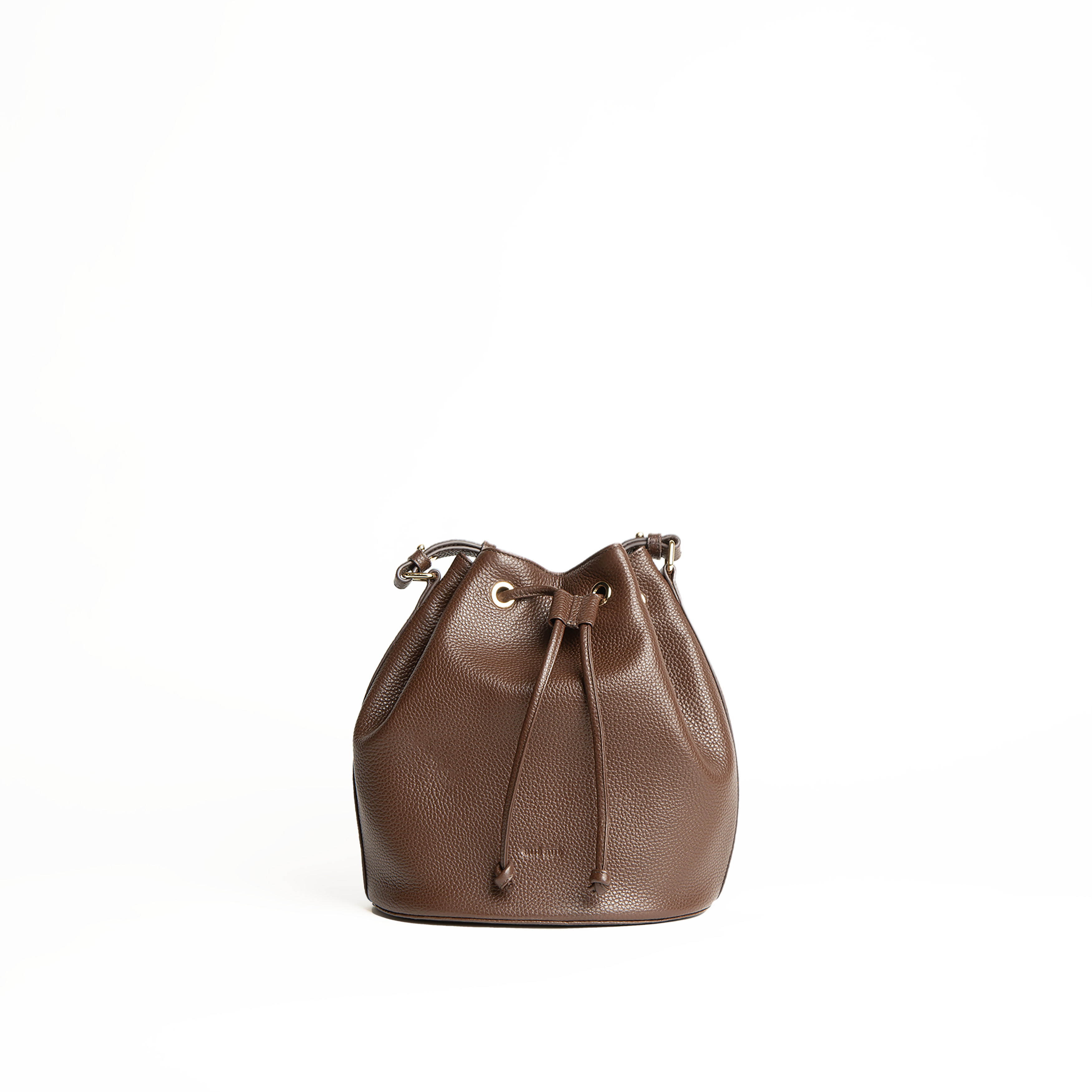 Midi bucket bag in pelle martellata colore marrone cioccolato artigianale Aut Aut Studio – vista frontale