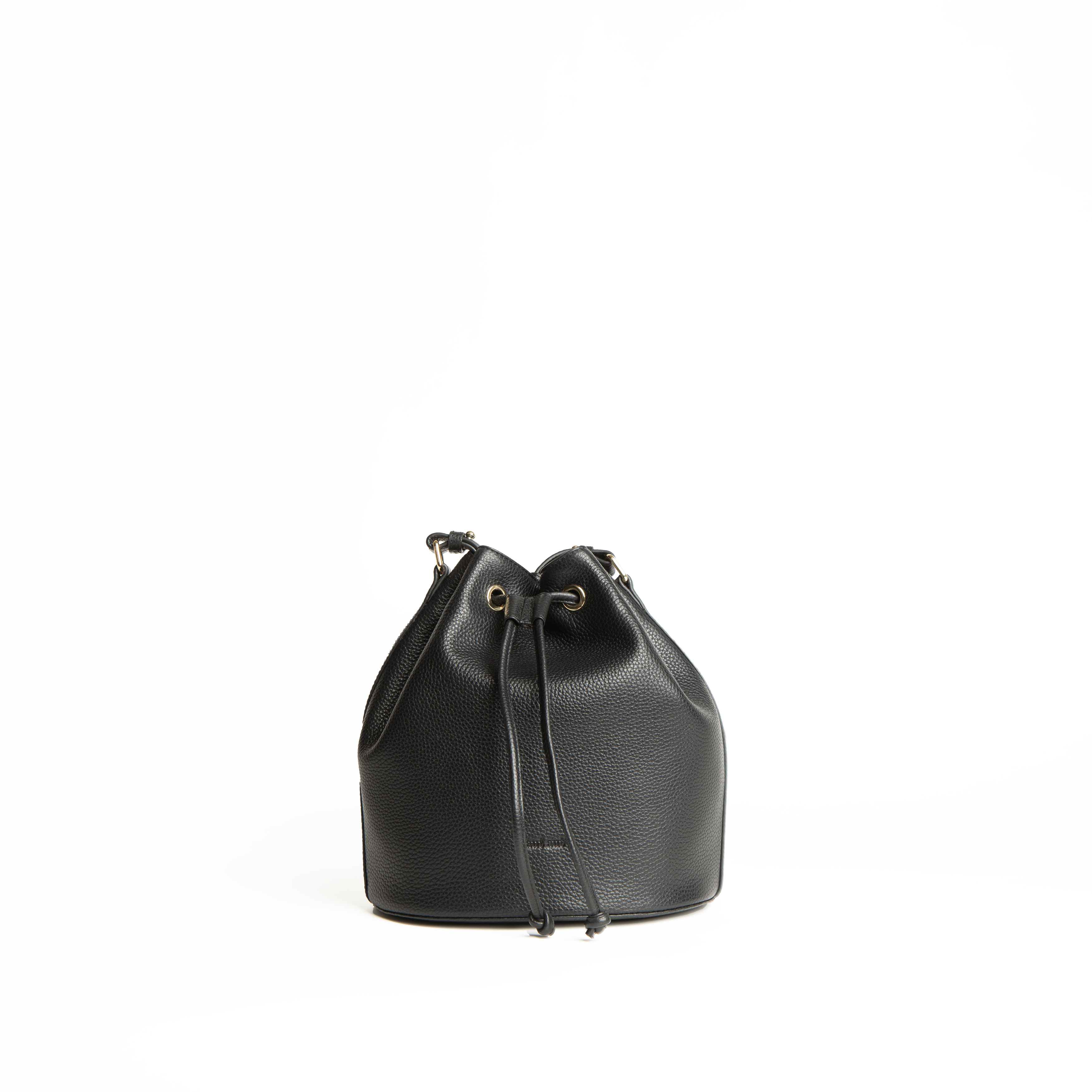 Midi bucket bag in pelle martellata colore nero artigianale Aut Aut Studio – vista frontale