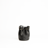 Mini bucket bag in pelle martellata colore nero artigianale Aut Aut Studio – vista frontale