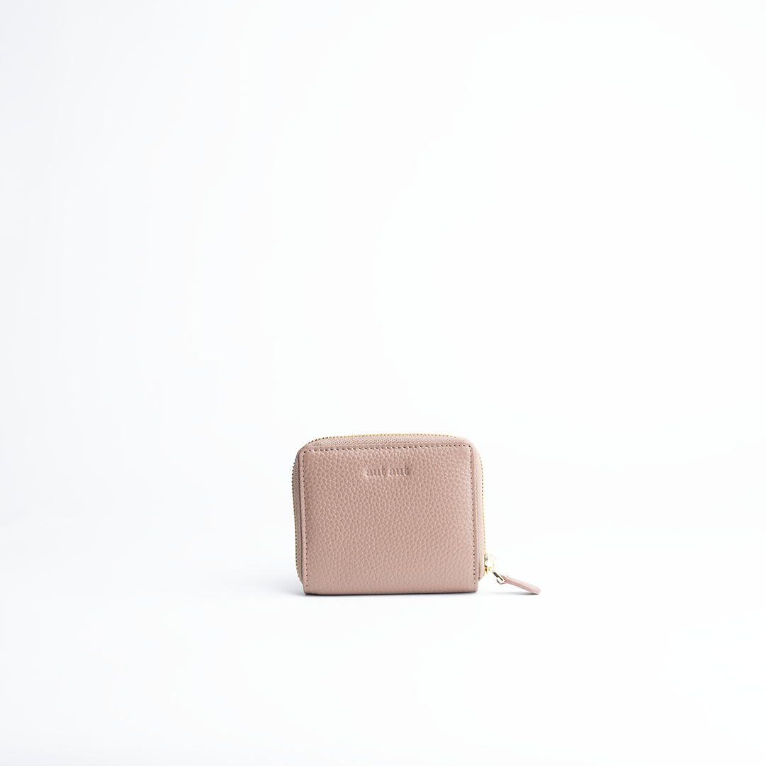 Portafoglio mini in pelle martellata colore latte taupe artigianale Aut Aut Studio – vista frontale