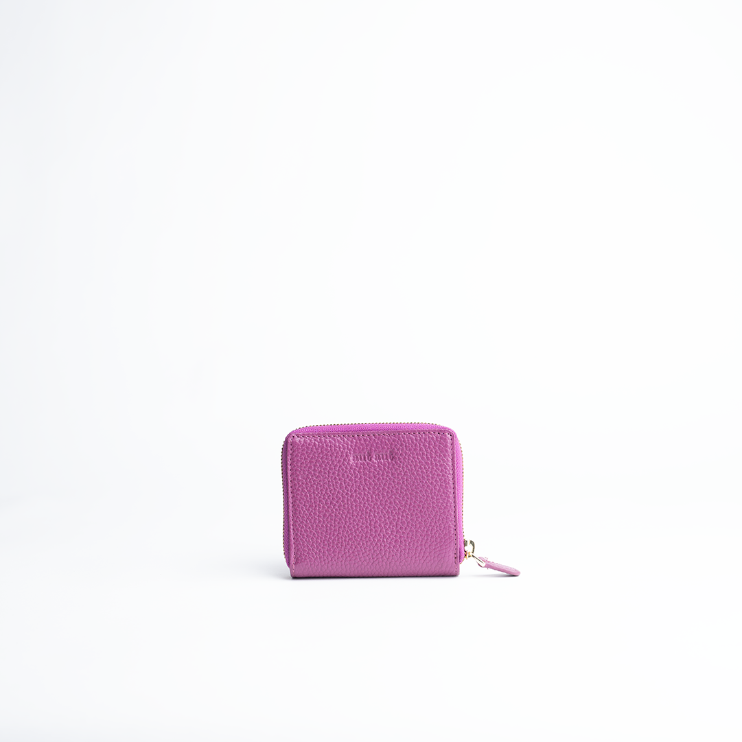 Portafoglio mini in pelle martellata colore orchidea artigianale Aut Aut Studio – vista frontale