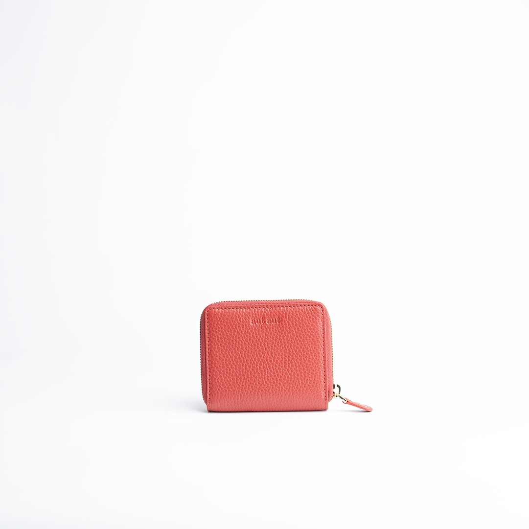 Portafoglio mini in pelle martellata colore rosso artigianale Aut Aut Studio – vista frontale