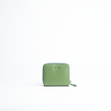 Portafoglio mini in pelle martellata colore verde salvia artigianale Aut Aut Studio – vista frontale