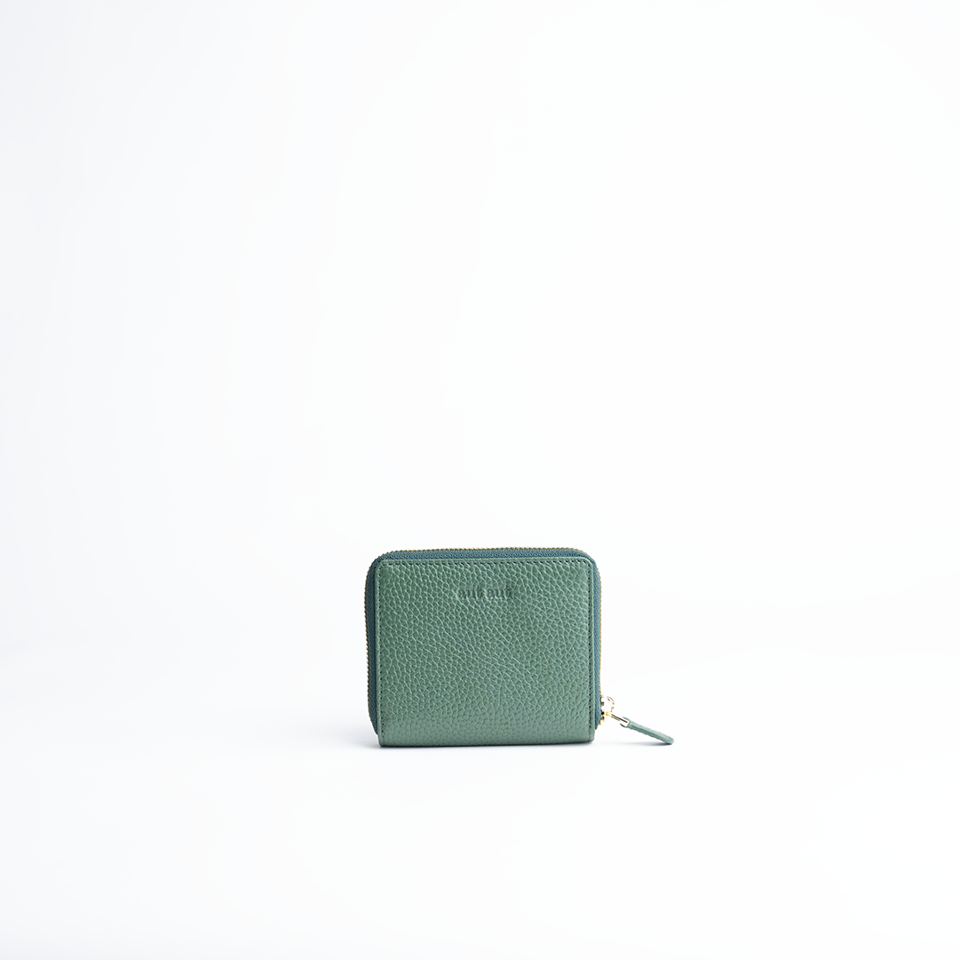 Portafoglio mini in pelle martellata colore verde bosco artigianale Aut Aut Studio – vista frontale