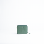 Portafoglio mini in pelle martellata colore verde bosco artigianale Aut Aut Studio – vista frontale