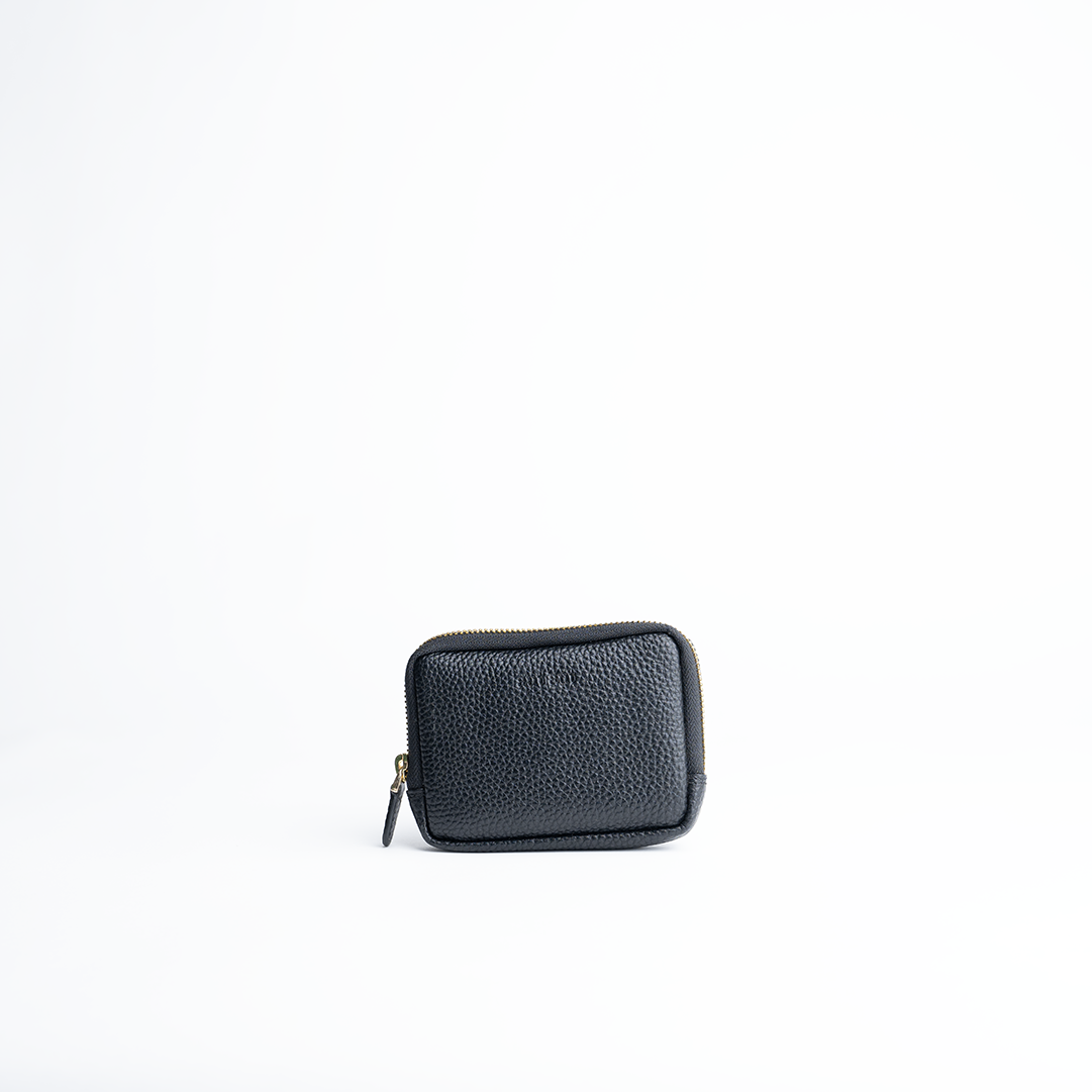 Portafoglio mini purse in pelle martellata colore nero artigianale Aut Aut Studio – vista frontale