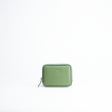 Portafoglio mini purse in pelle martellata colore verde salvia artigianale Aut Aut Studio – vista frontale