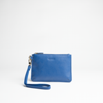 Mini busta clutch in pelle martellata colore blu elettrico artigianale Aut Aut Studio – vista frontale