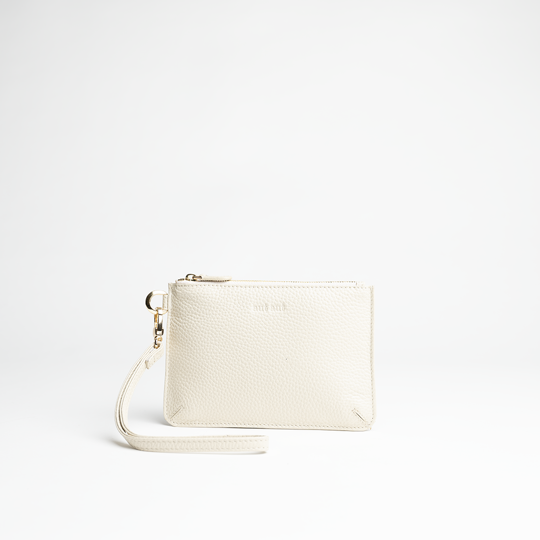 Mini busta clutch in pelle martellata colore iceberg artigianale Aut Aut Studio – vista frontale