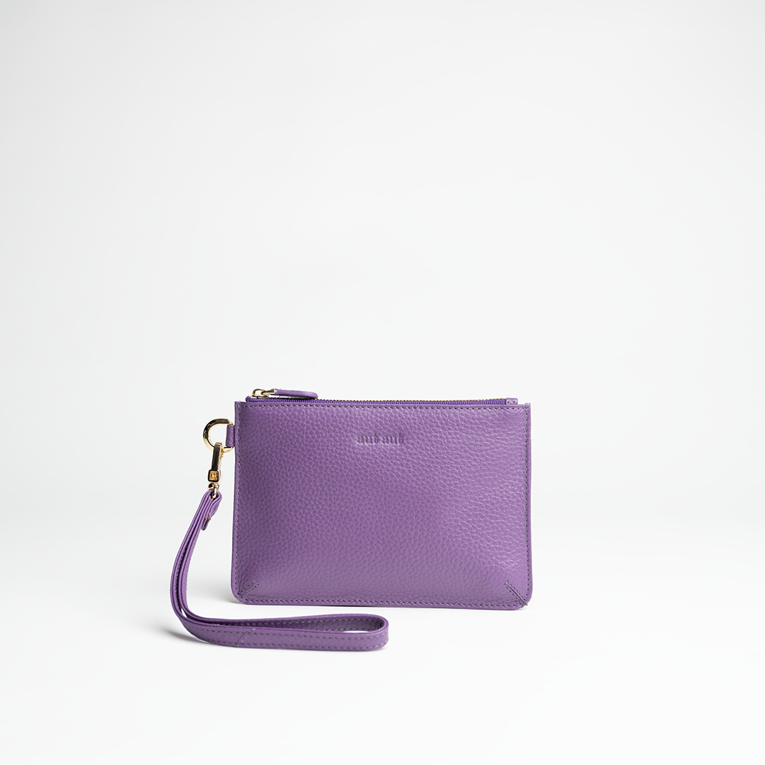 Mini busta clutch in pelle martellata colore viola artigianale Aut Aut Studio – vista frontale