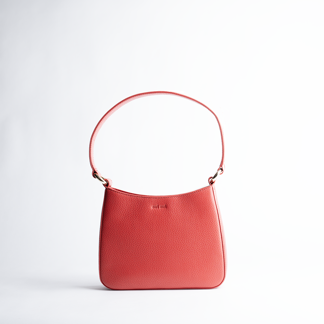 Borsa midi in pelle martellata colore rosso artigianale Aut Aut Studio – vista frontale
