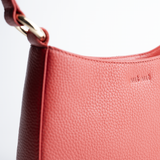 Borsa midi in pelle martellata colore rosso artigianale Aut Aut Studio – vista dettaglio