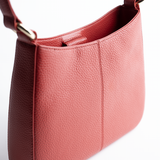 Borsa midi in pelle martellata colore rosso artigianale Aut Aut Studio – vista dettaglio