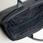 Borsa laptop 15" in pelle martellata colore blu navy artigianale Aut Aut Studio – vista dettaglio