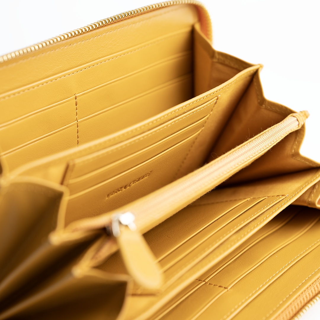 Portafoglio in pelle morbida colore giallo senape donna Aut Aut Studio – vista interno