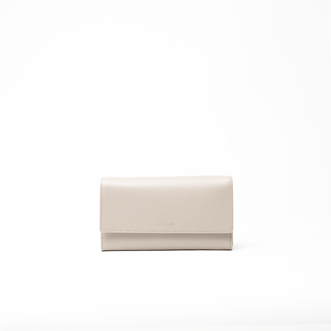 Portafoglio in pelle saffiano colore avorio artigianale donna protezione RFID Aut Aut Studio – vista frontale