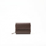 Portafoglio in pelle saffiano colore marrone cioccolato artigianale donna protezione RFID Aut Aut Studio – vista frontale
