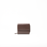 Portafoglio in pelle saffiano colore marrone cioccolato artigianale donna protezione RFID Aut Aut Studio – vista frontale
