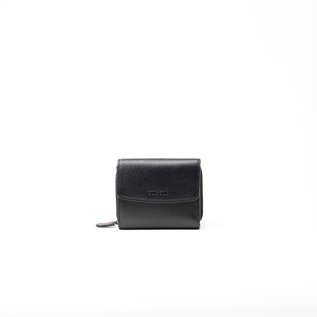 Portafoglio in pelle saffiano colore nero artigianale donna protezione RFID Aut Aut Studio – vista frontale