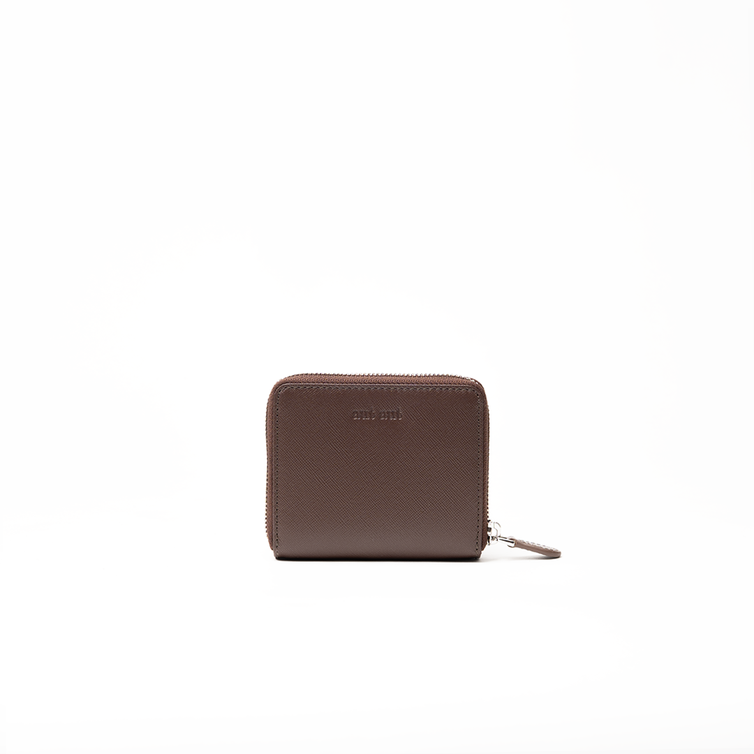Portafoglio in pelle saffiano colore marrone cioccolato artigianale donna protezione RFID Aut Aut Studio – vista frontale