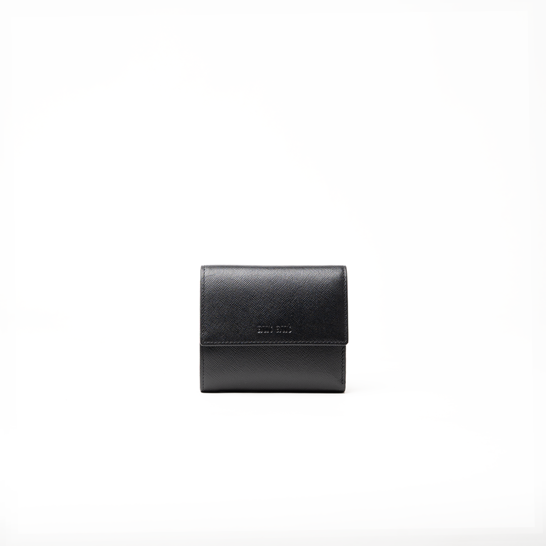 Portafoglio in pelle saffiano colore nero artigianale donna protezione RFID Aut Aut Studio – vista frontale