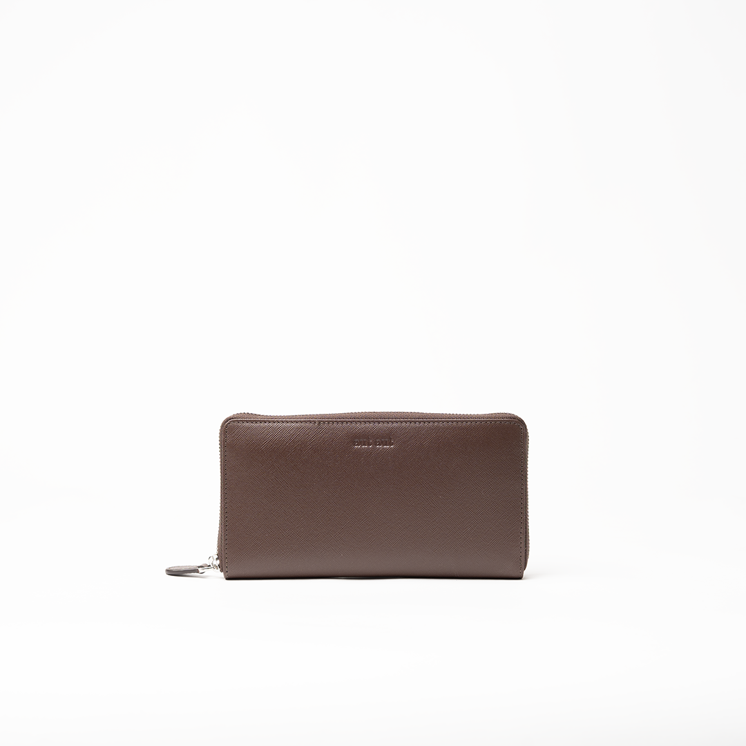 Portafoglio in pelle saffiano colore cioccolato artigianale donna protezione RFID Aut Aut Studio – vista frontale