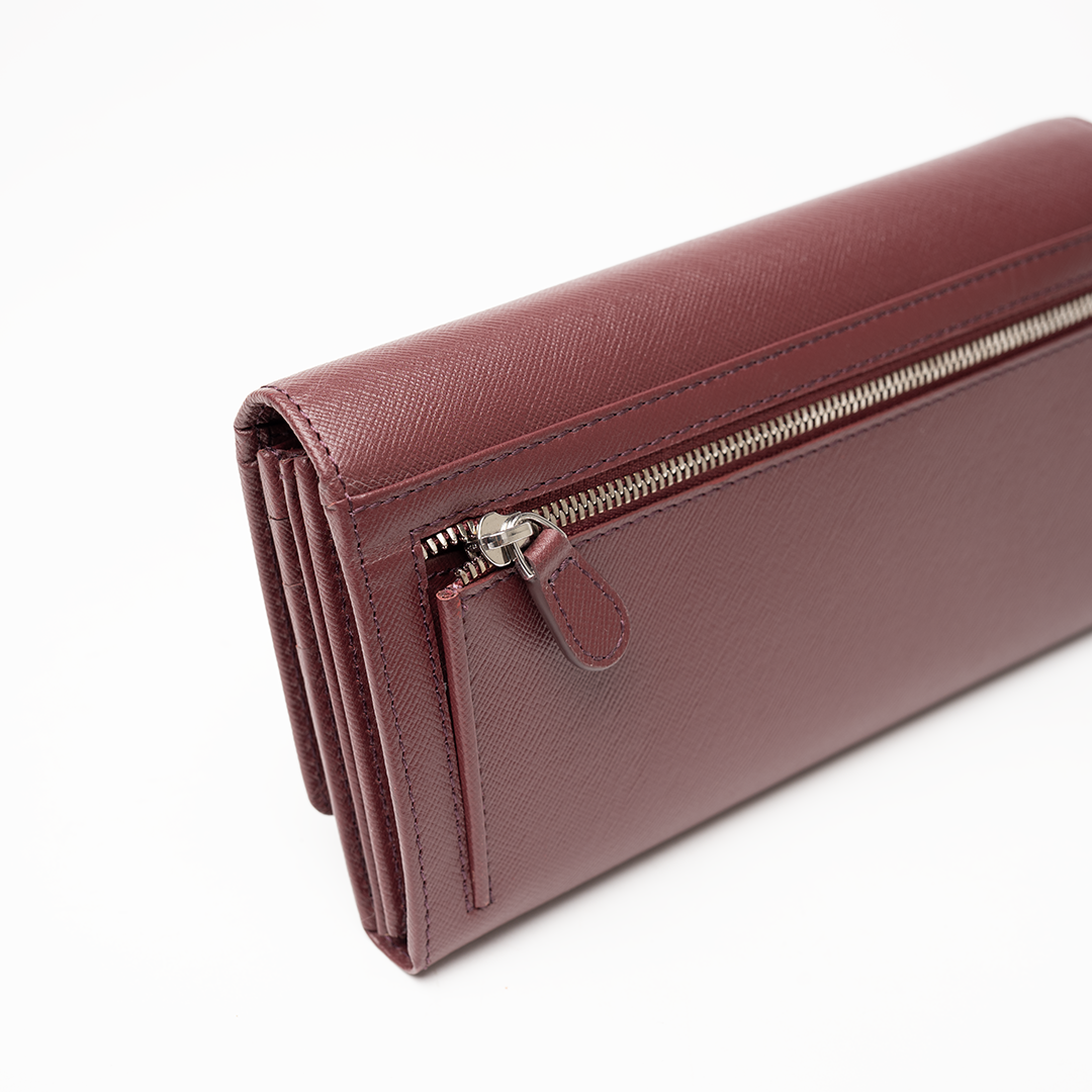 Portafoglio in pelle saffiano colore bordò artigianale donna protezione RFID Aut Aut Studio – vista retro