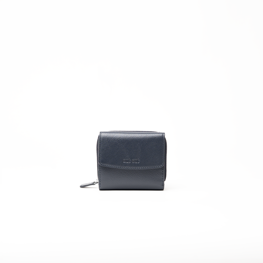 Portafoglio in pelle saffiano colore blu navy artigianale donna protezione RFID Aut Aut Studio – vista frontale